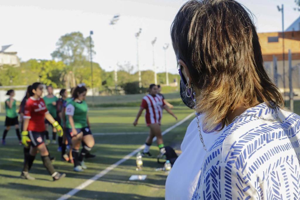 MAYRA ENCABEZÓ LA JORNADA “MUJER Y DEPORTE” EN EL POLIDEPORTIVO MUNICIPAL