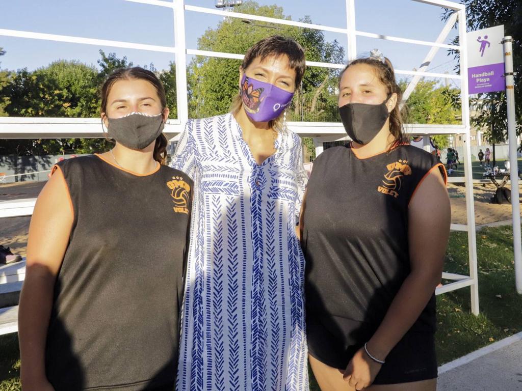 MAYRA ENCABEZÓ LA JORNADA “MUJER Y DEPORTE” EN EL POLIDEPORTIVO MUNICIPAL