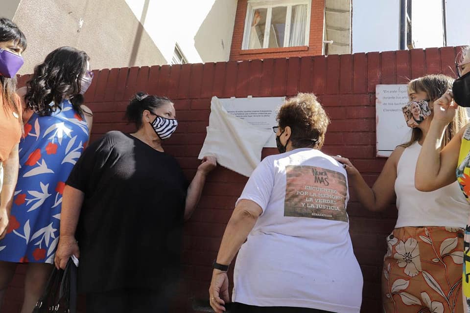 EL MUNICIPIO COLOCÓ PLACA EN EL ESPACIO DE LA MEMORIA “EX POZO DE QUILMES"