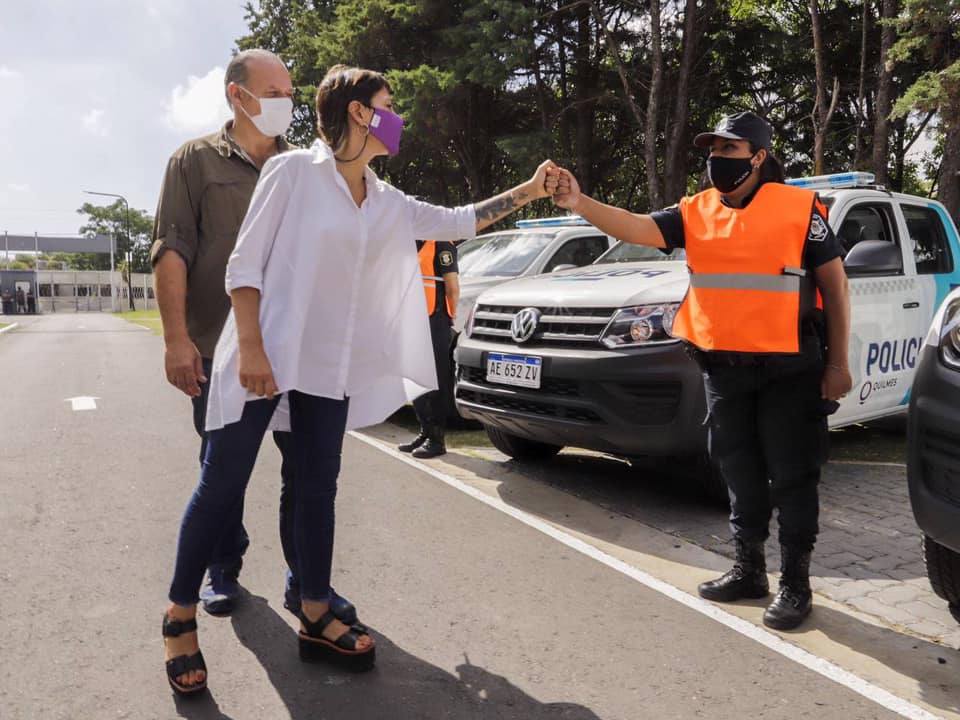 MAYRA MENDOZA PRESENTÓ LOS 40 NUEVOS MÓVILES QUE ADQUIRIÓ EL MUNICIPIO