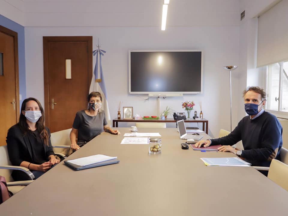 MAYRA MENDOZA SE REUNIÓ CON EL MINISTRO GABRIEL KATOPODIS 