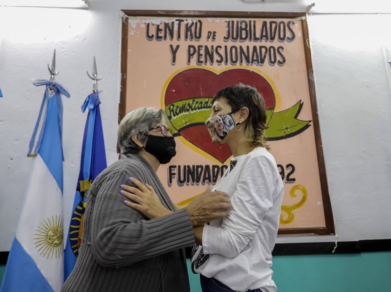 MAYRA ACOMPAÑÓ LA FIRMA DE CONVENIOS DE PAMI CON CENTROS DE JUBILADOS