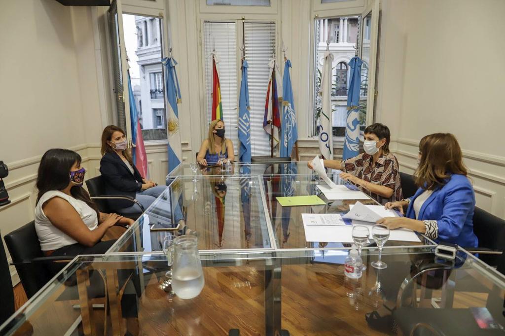QUILMES Y EL INADI FIRMARON ACUERDO DE COOPERACIÓN CONTRA LA DISCRIMINACIÓN