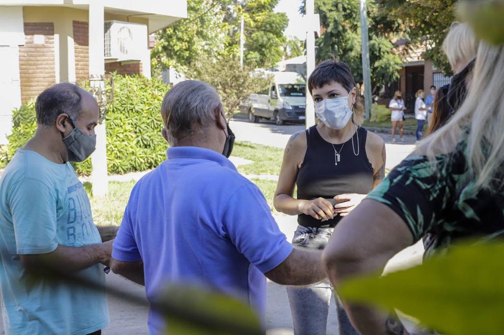 MAYRA SUPERVISÓ OBRAS DE PAVIMENTACIÓN EN QUILMES ESTE