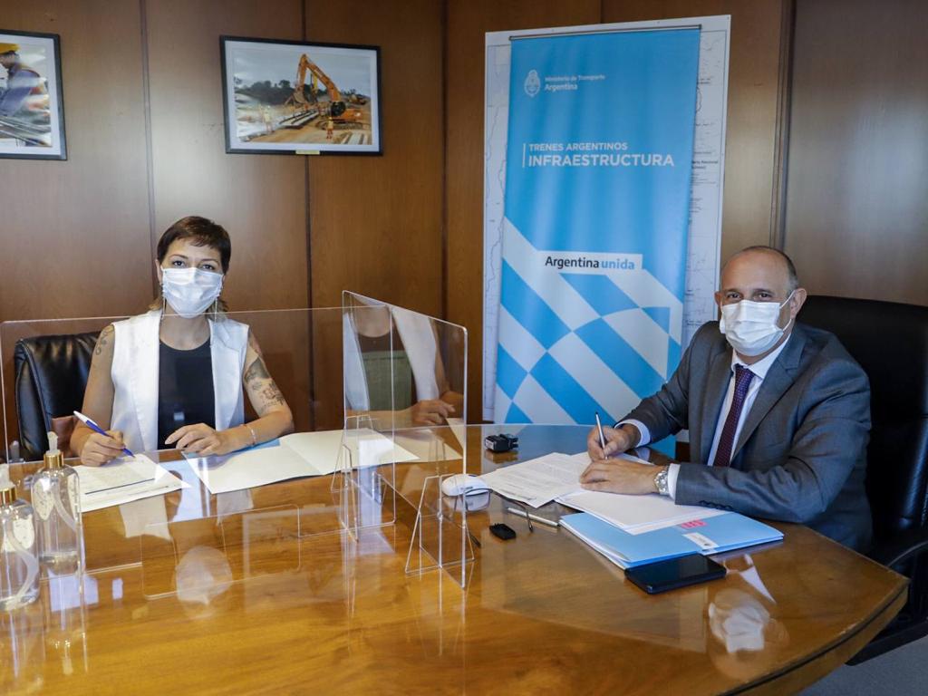 MAYRA FIRMÓ CONVENIOS PARA LA CONSTRUCCIÓN DE NUEVOS PASOS BAJO NIVEL