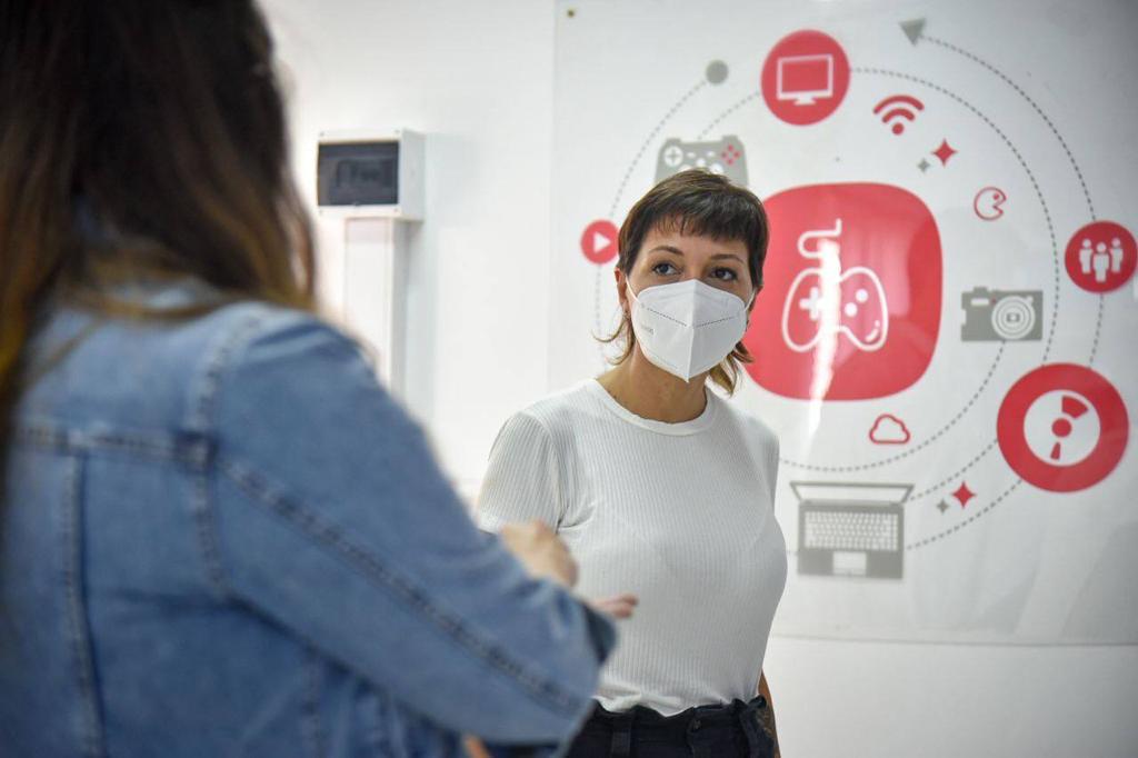  MAYRA INAUGURÓ UN PUNTO DIGITAL EN EL CIC 2 DE ABRIL DE EZPELETA