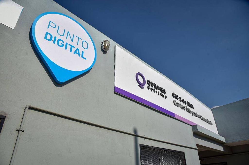  MAYRA INAUGURÓ UN PUNTO DIGITAL EN EL CIC 2 DE ABRIL DE EZPELETA