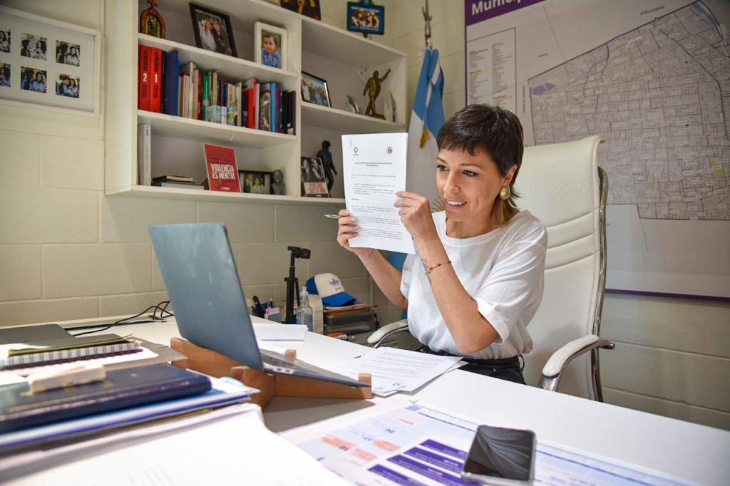 MAYRA FIRMÓ UN CONVENIO DE COOPERACIÓN CON LA CGT REGIONAL