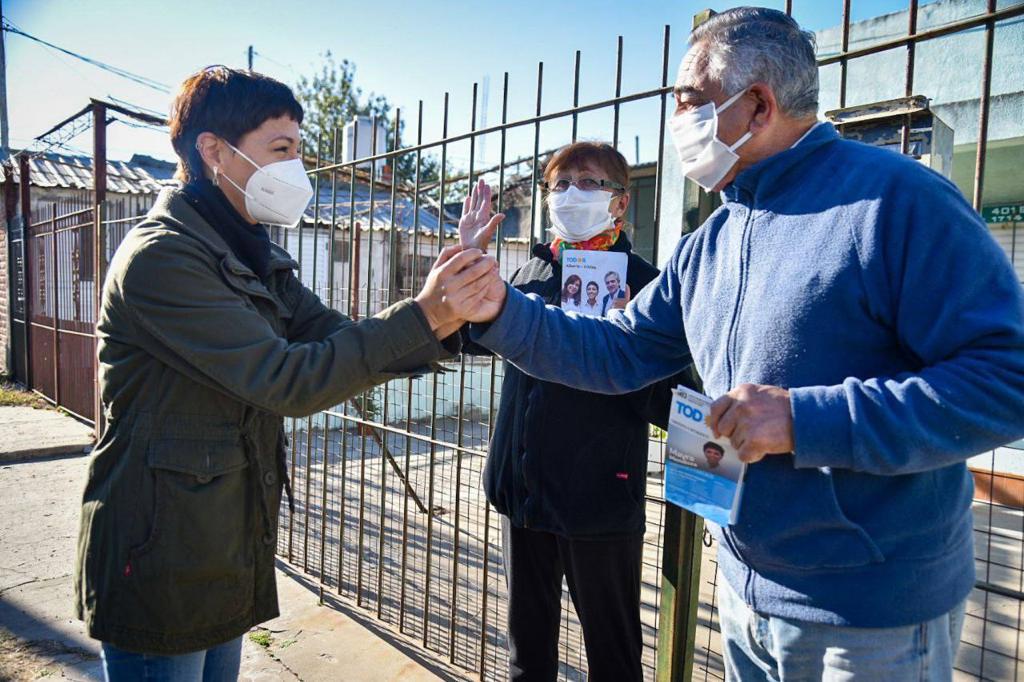 MAYRA SUPERVISÓ LOS PAVIMENTOS QUE SE EJECUTAN EN EL BARRIO INFANTINO