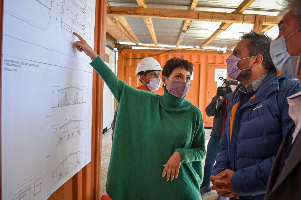 FIRMA DE CONVENIO ENTRE MAYRA MENDOZA Y JUAN CABANDIÉ 
