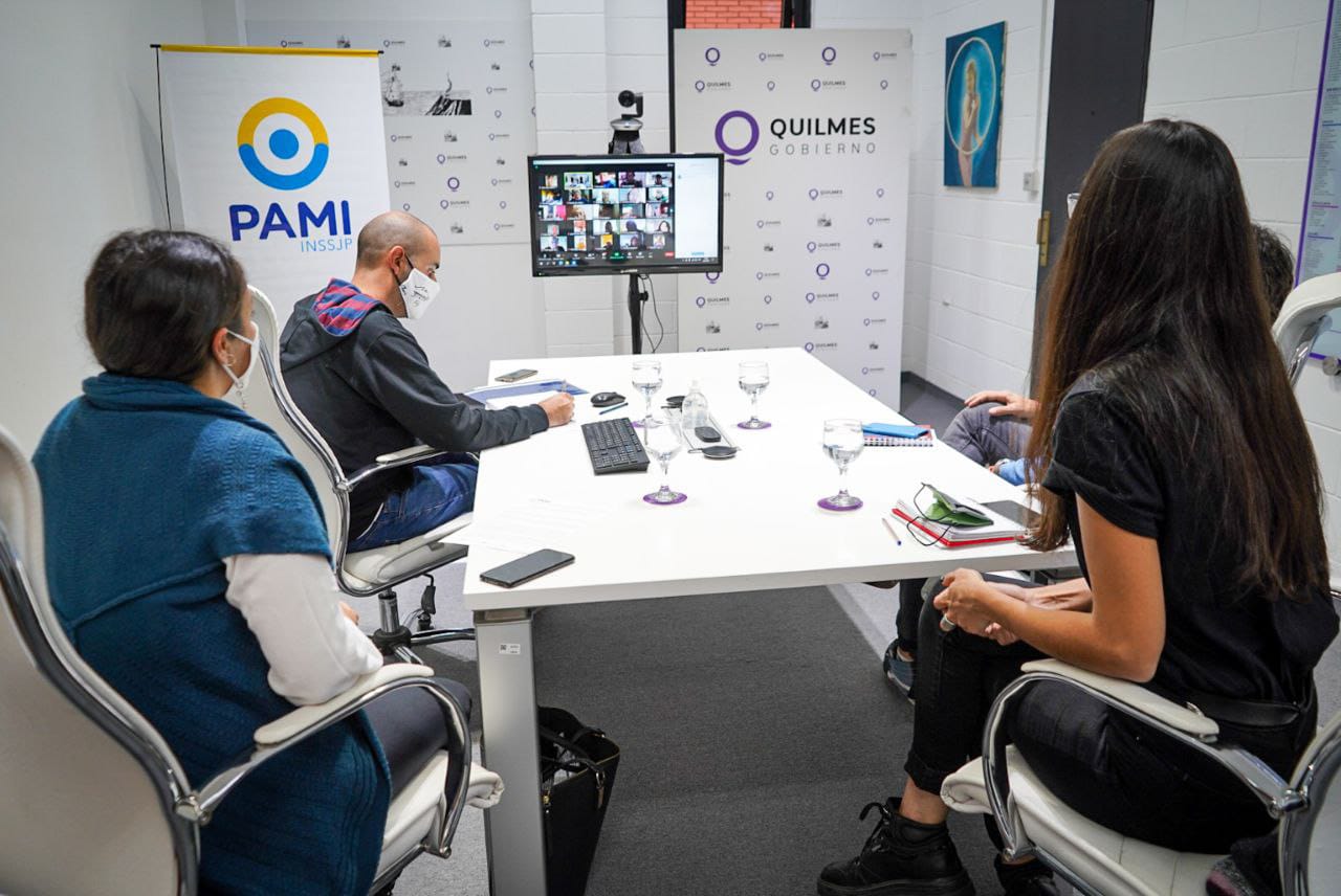REUNIÓN VIRTUAL DE FUNCIONARIOS CON CERCA DE 40 CENTROS DE JUBILADOS