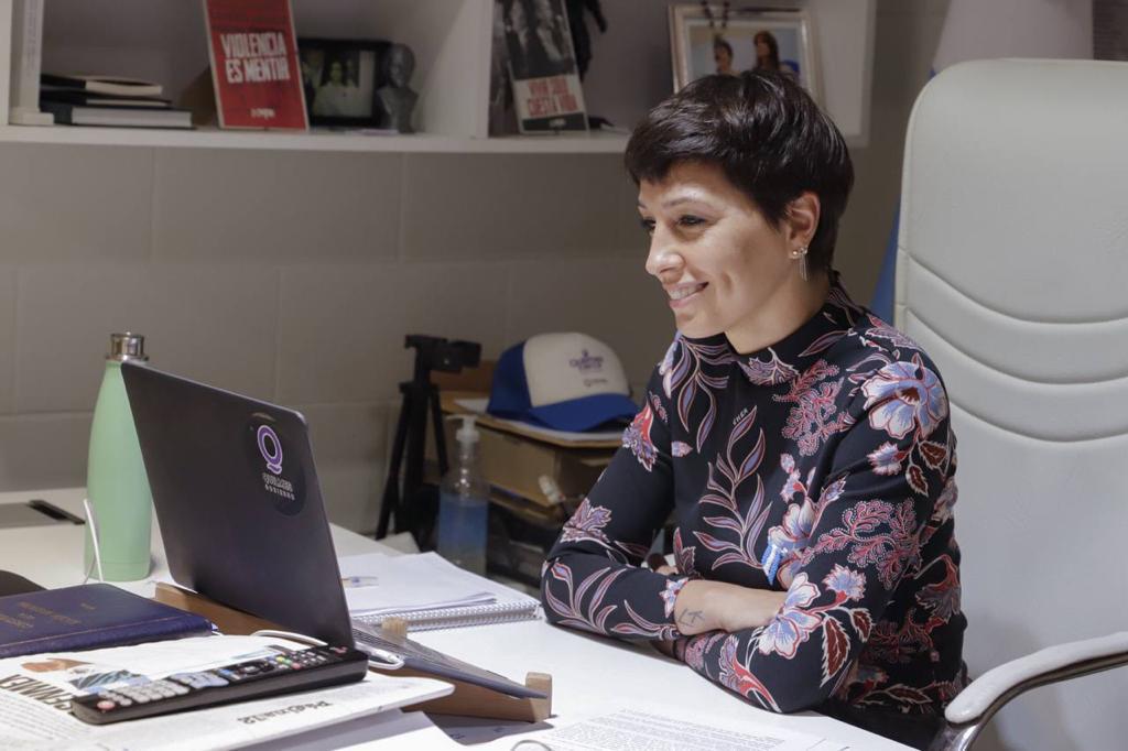 MAYRA DISERTÓ EN ENCUENTRO VIRTUAL INTERNACIONAL