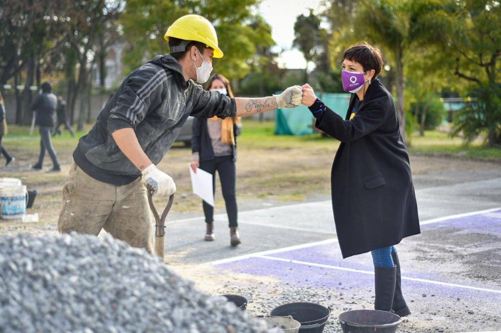 MAYRA RECORRIÓ LAS OBRAS DE PUESTA EN VALOR EN EL POLIDEPORTIVO MUNICIPAL