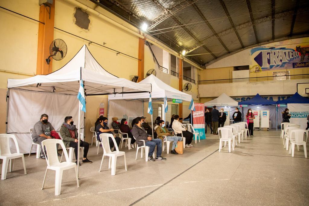 MAYRA CON MIEMBROS CONSULARES Y DE ENTIDADES DE LA COLECTIVIDAD ITALIANA