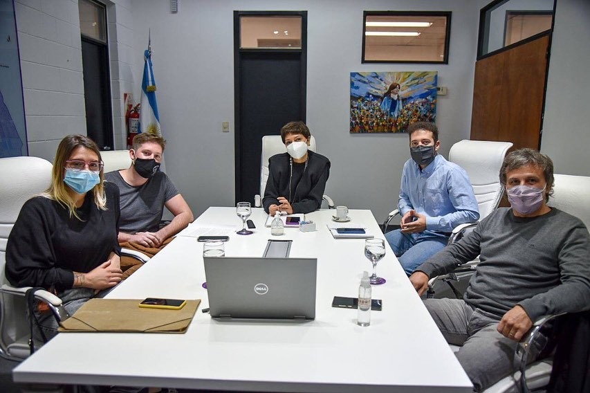 MAYRA SE REUNIÓ CON AUTORIDADES DE LA CÁMARA DE GASTRONÓMICOS DE QUILMES 