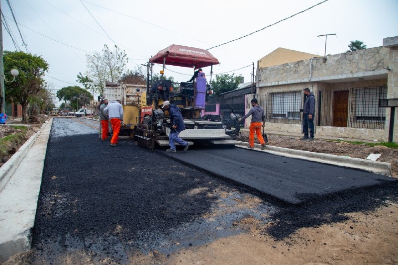AVANZAN LAS OBRAS DEL PLAN DE ASFALTOS EN LA ZONA OESTE DEL DISTRITO