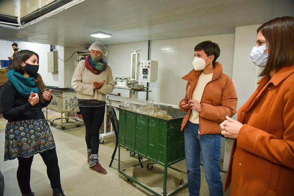 MAYRA Y LAURA ALONSO VISITARON UNA COOPERATIVA Y FIRMARON UN CONVENIO