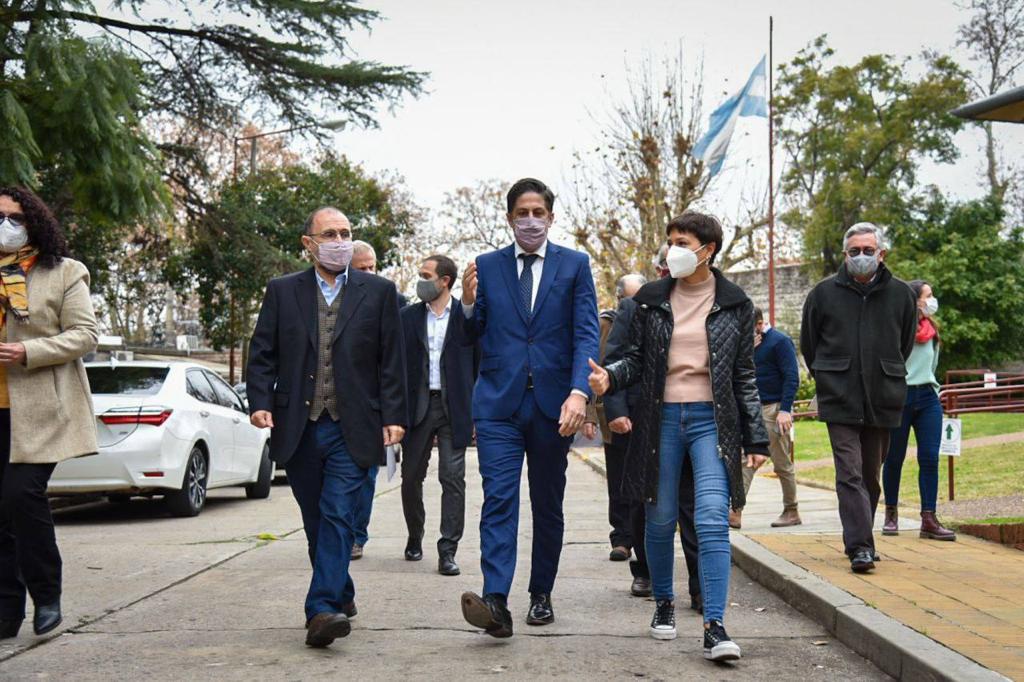 MAYRA PARTICIPÓ DEL INICIO DE OBRAS PARA CONSTRUIR NUEVAS AULAS EN LA UNQ