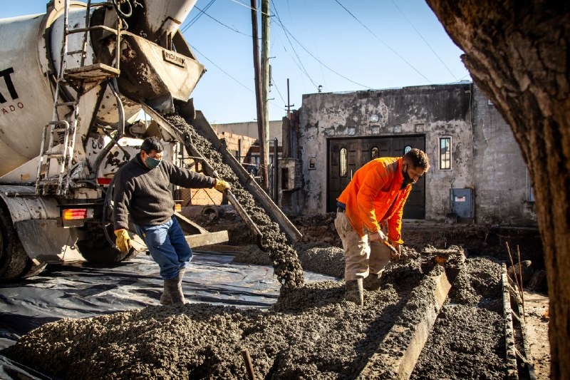 CONTINÚAN LAS OBRAS DEL PLAN DE ASFALTOS EN QUILMES OESTE Y EN LA FLORIDA