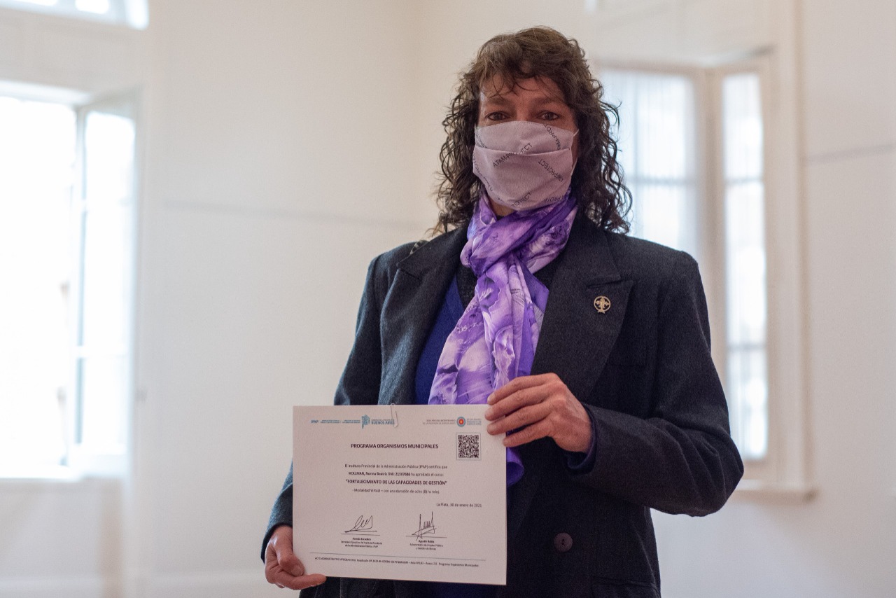 ENTREGA DE CERTIFICADOS DE CAPACITACIÓN A TRABAJADORES Y TRABAJADORAS   