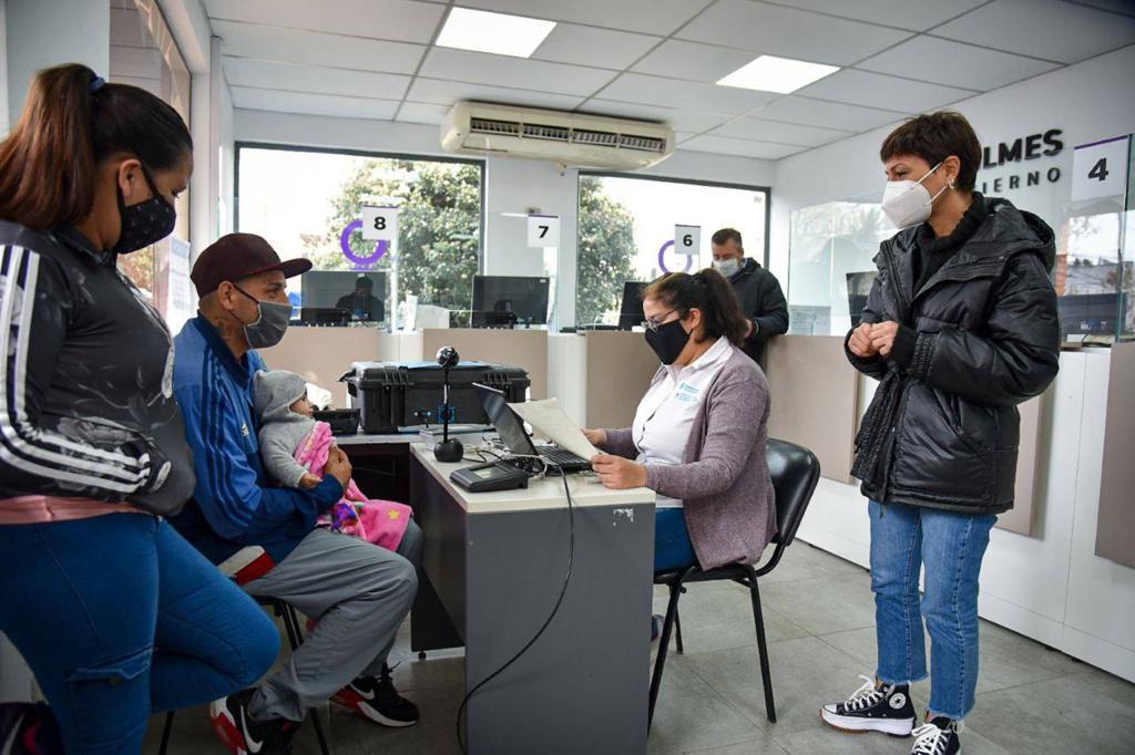 MAYRA SUPERVISÓ LA ENTREGA DE MÁS DE 170 NUEVOS DNI EN EL PALACIO MUNICIPAL