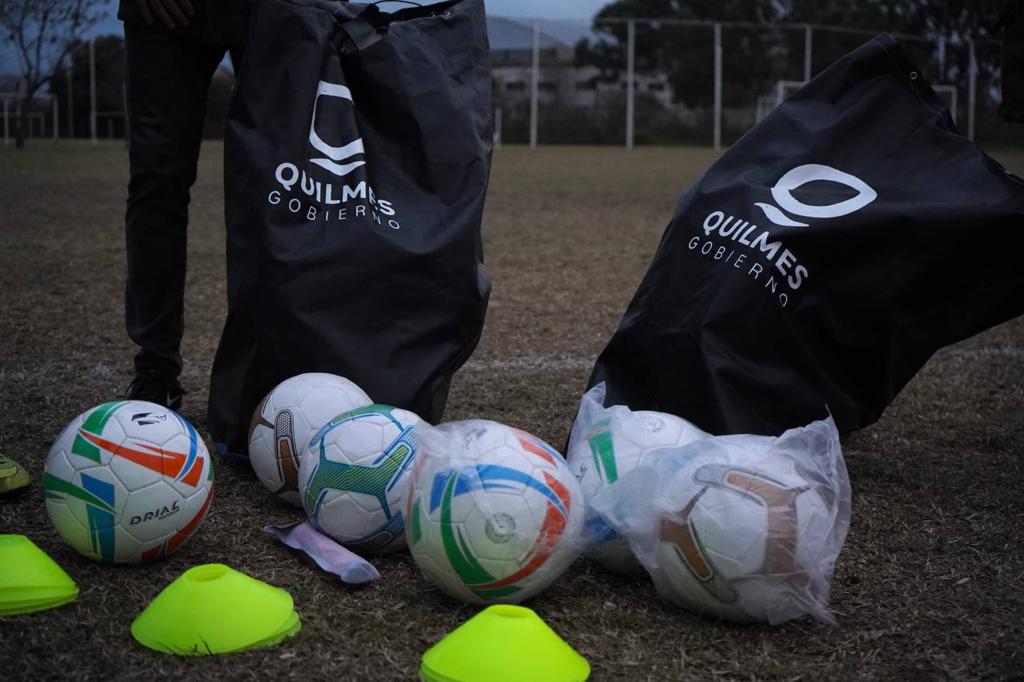 ACOMPAÑAMIENTO DEL MUNICIPIO EN EL CLÁSICO QUILMEÑO DE FÚTBOL FEMENINO 