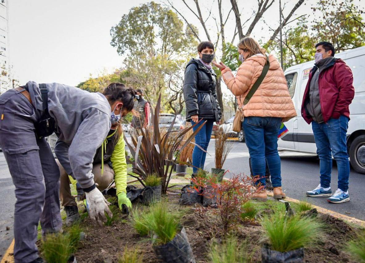 MAYRA SUPERVISÓ TAREAS DE LIMPIEZA Y PUESTA EN VALOR DEL ESPACIO PÚBLICO   