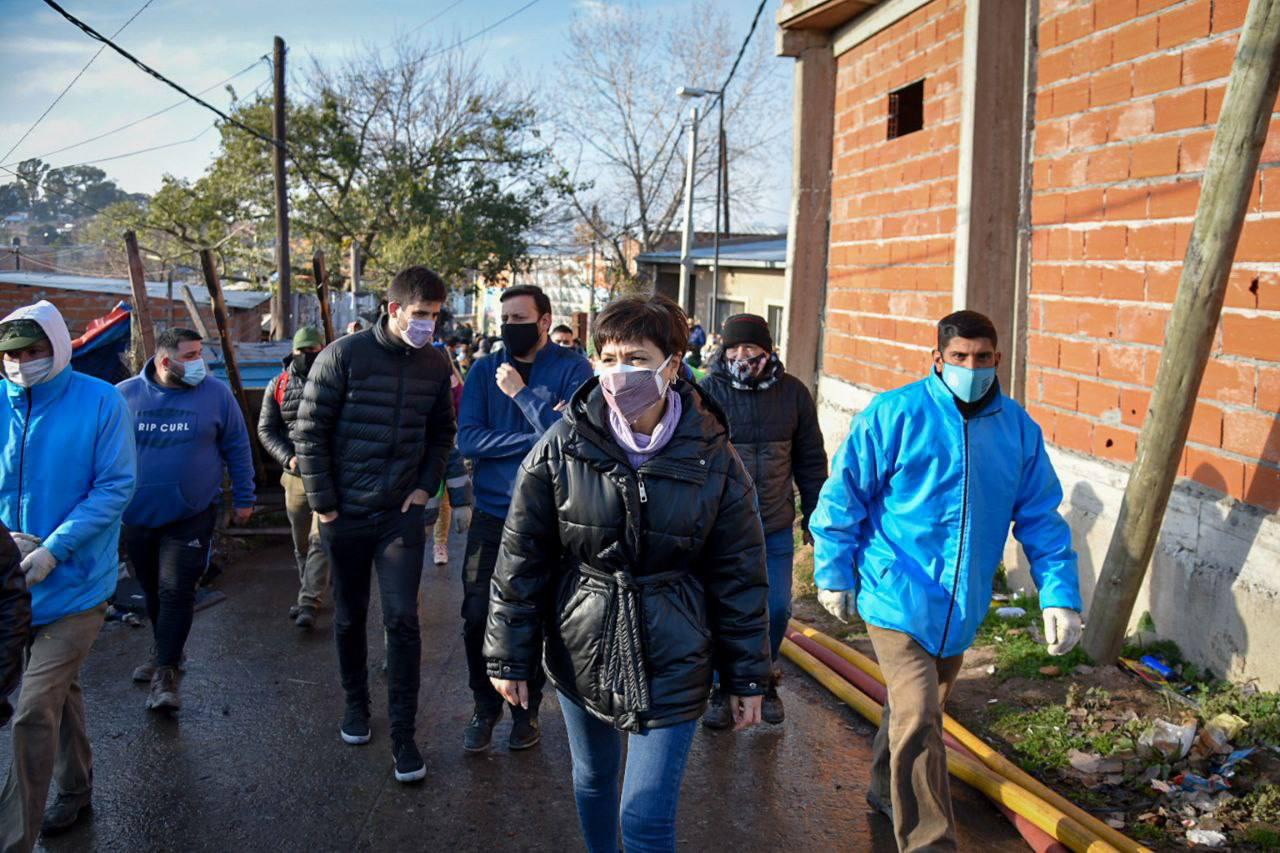 MAYRA EN ITATÍ JUNTO A LOS VECINOS Y VECINAS AFECTADOS POR EL INCENDIO
