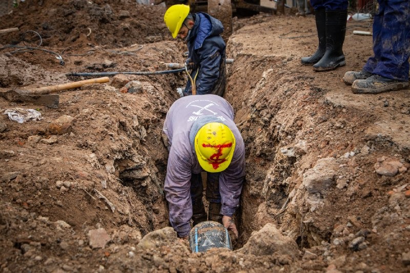 OBRAS DE AGUA Y CLOACAS EN LOS BARRIOS VILLA AZUL Y LA PAZ