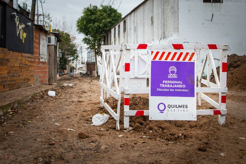  OBRAS DE AGUA Y CLOACAS EN LOS BARRIOS VILLA AZUL Y LA PAZ