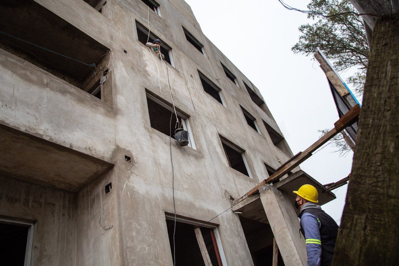 EL MUNICIPIO REACTIVÓ LA OBRA DE 24 VIVIENDAS EN EL BARRIO LOS EUCALIPTUS