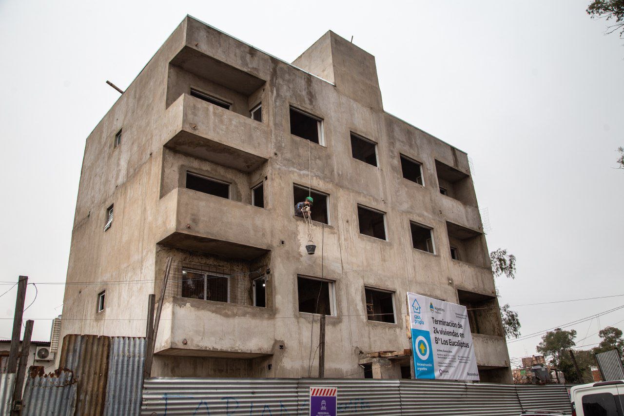 EL MUNICIPIO REACTIVÓ LA OBRA DE 24 VIVIENDAS EN EL BARRIO LOS EUCALIPTUS