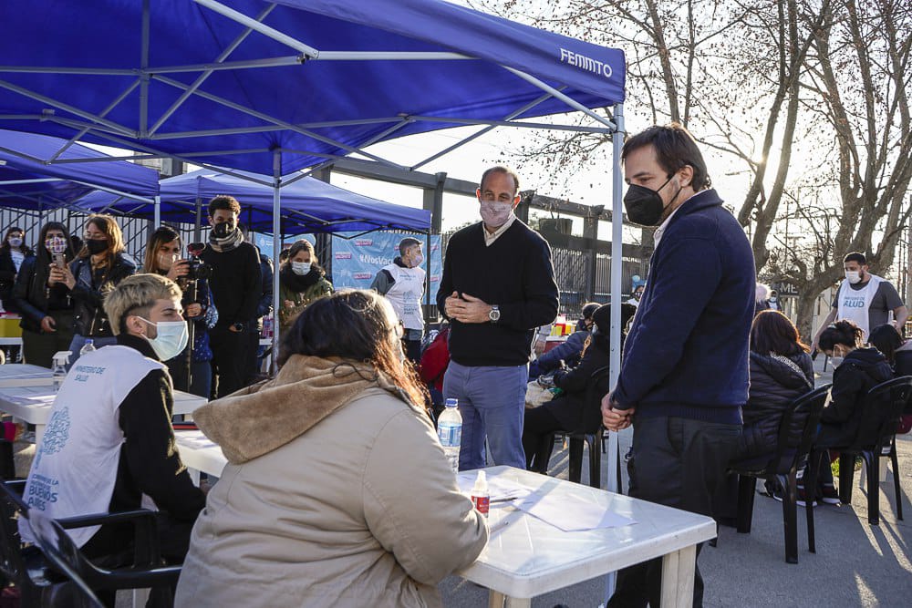KREPLAK EN LA POSTA ITINERANTE DE VACUNACIÓN EN LA ESTACIÓN DE QUILMES