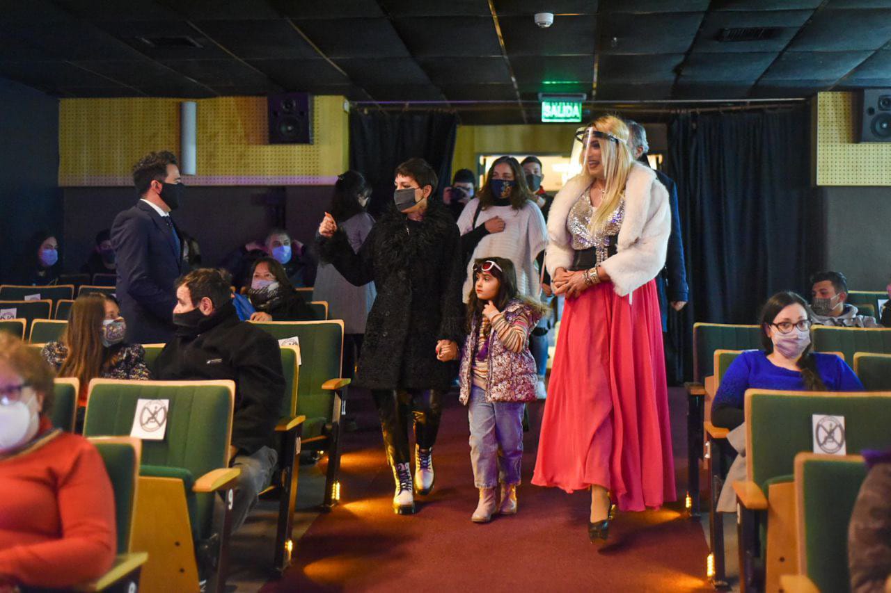 MAYRA ASISTIÓ A LA FUNCIÓN DE REAPERTURA DEL TEATRO MUNICIPAL
