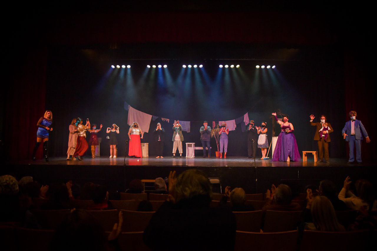 MAYRA ASISTIÓ A LA FUNCIÓN DE REAPERTURA DEL TEATRO MUNICIPAL