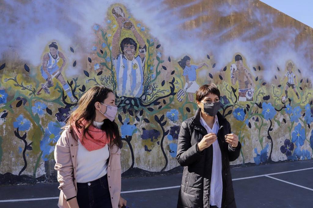 MAYRA Y CECI SOLER SUPERVISARON LAS OBRAS EN LA PLAZA DE LA IAPI