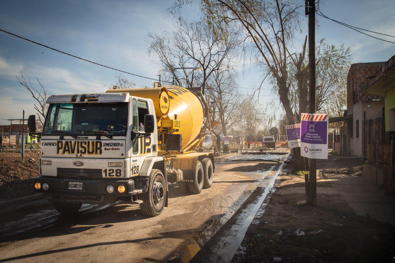 AVANZA LA OBRA DE PAVIMENTACIÓN EN EL BARRIO LA MATERA