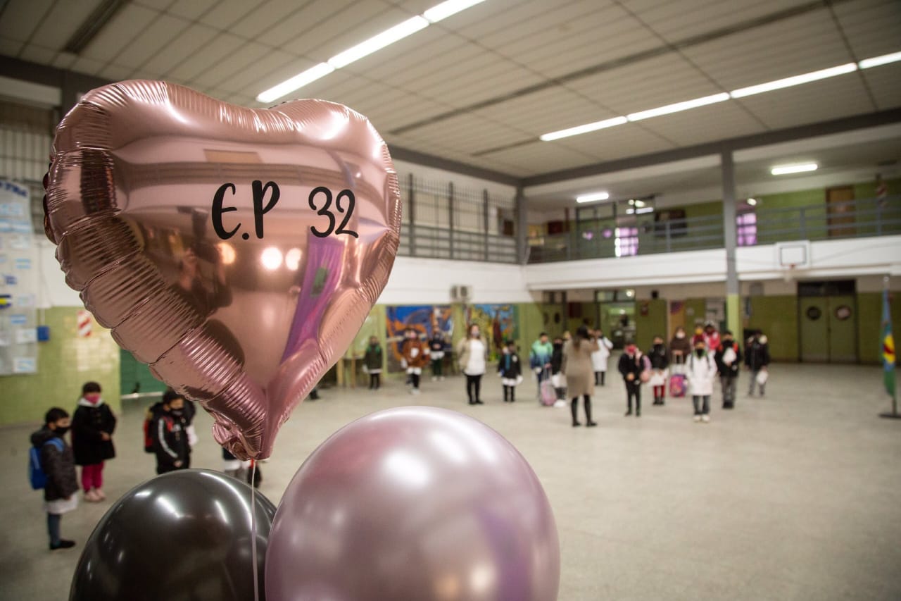 EL MUNICIPIO ACOMPAÑÓ EL INICIO DE CLASES PRESENCIALES EN LA EP N° 32