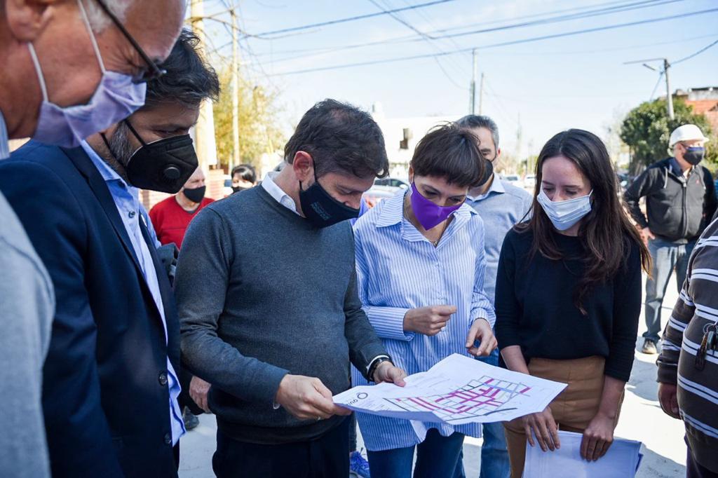  MAYRA Y KICILLOF RECORRIERON OBRAS DE PAVIMENTACIÓN EN VILLA LA FLORIDA
