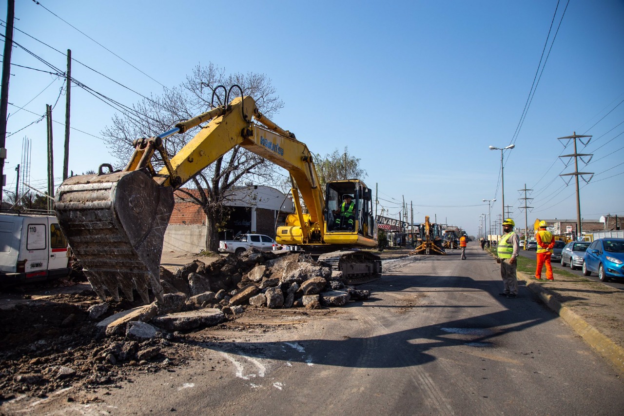AVANZAN LOS TRABAJOS DE PUESTA EN VALOR EN AVENIDA LA PLATA