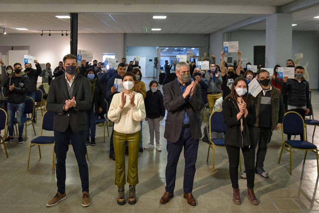  ENTREGA DE NUEVOS CRÉDITOS HIPOTECARIOS A VECINOS Y VECINAS DE QUILMES