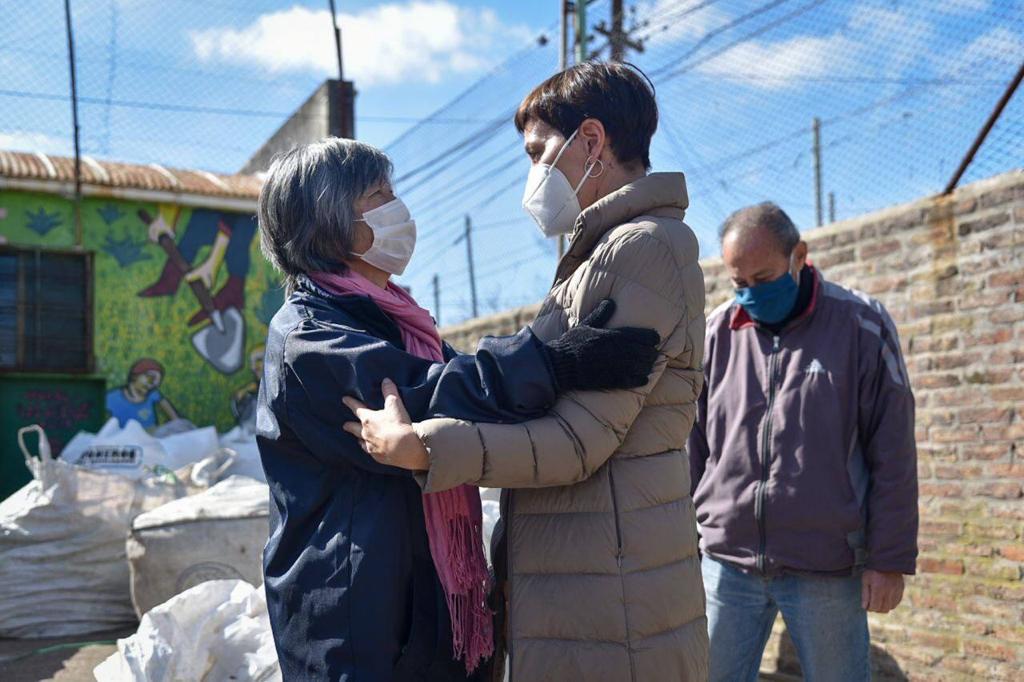  ENTREGA DE AUTOELEVADOR Y HERRAMIENTAS A COOP DE CARTONEROS DE ITATÍ