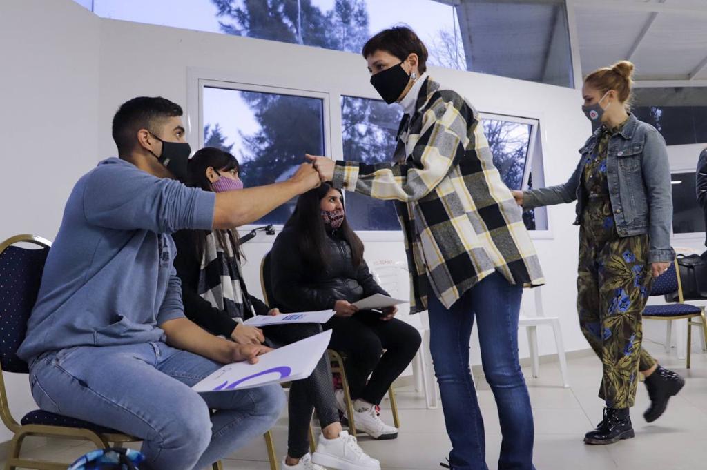 MAYRA Y MARA RUIZ MALEC CHARLARON CON JÓVENES SOBRE LA INSERCIÓN LABORAL