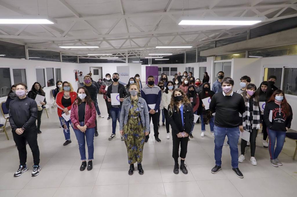 MAYRA Y MARA RUIZ MALEC CHARLARON CON JÓVENES SOBRE LA INSERCIÓN LABORAL