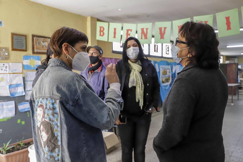 MAYRA ESTUVO EN VILLA LA FLORIDA DONDE RECORRIÓ OBRAS DE PAVIMENTACIÓN