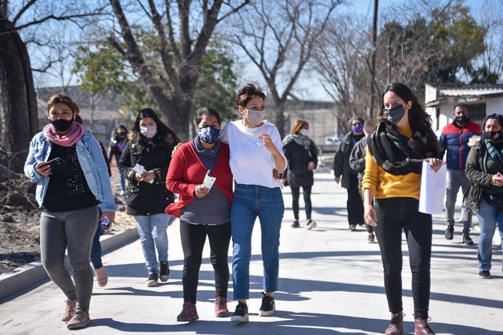 MAYRA RECORRIÓ OBRAS INTEGRALES EN EL BARRIO SAYONARA