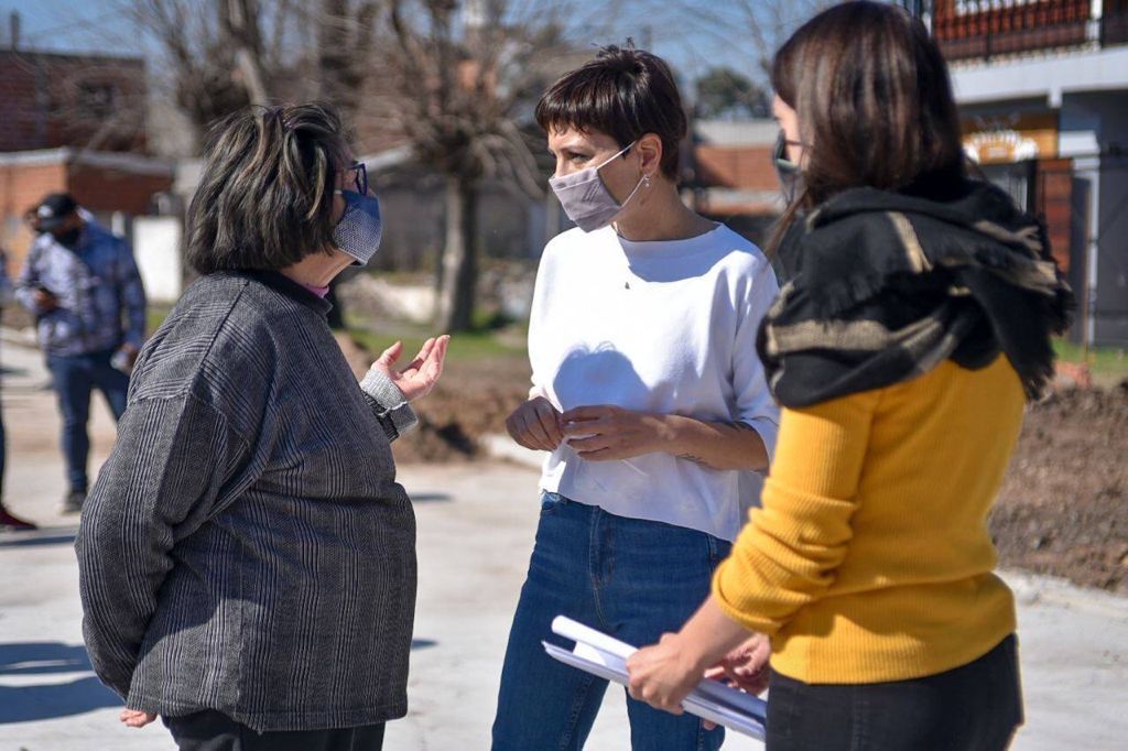 MAYRA RECORRIÓ OBRAS INTEGRALES EN EL BARRIO SAYONARA