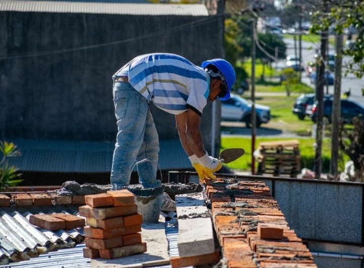 OBRA EN EL CENTRO ISABEL PALLAMAY: FUNCIONARIOS SUPERVISARON LAS TAREAS