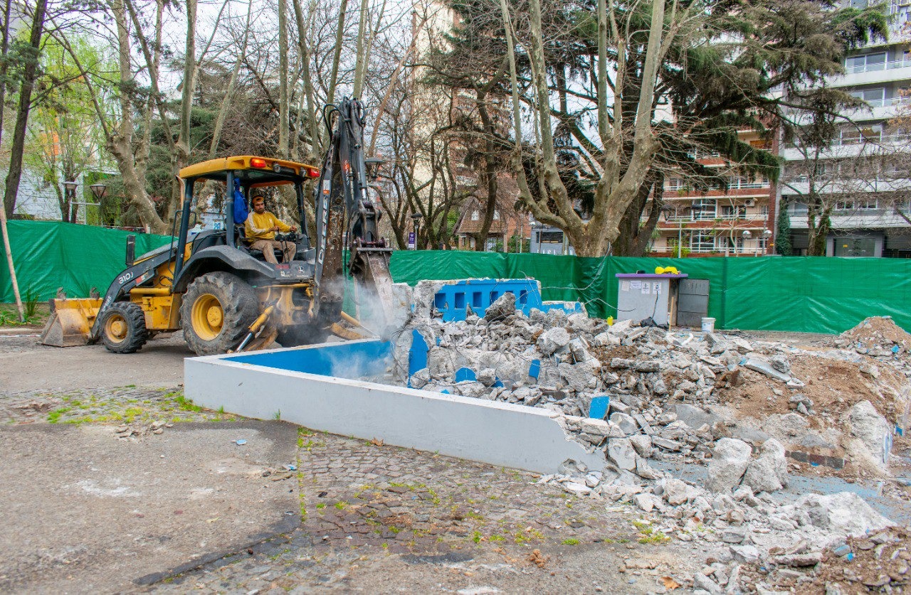 CONTINÚAN LOS TRABAJOS DE PUESTA EN VALOR DE LA PLAZA DEL BICENTENARIO