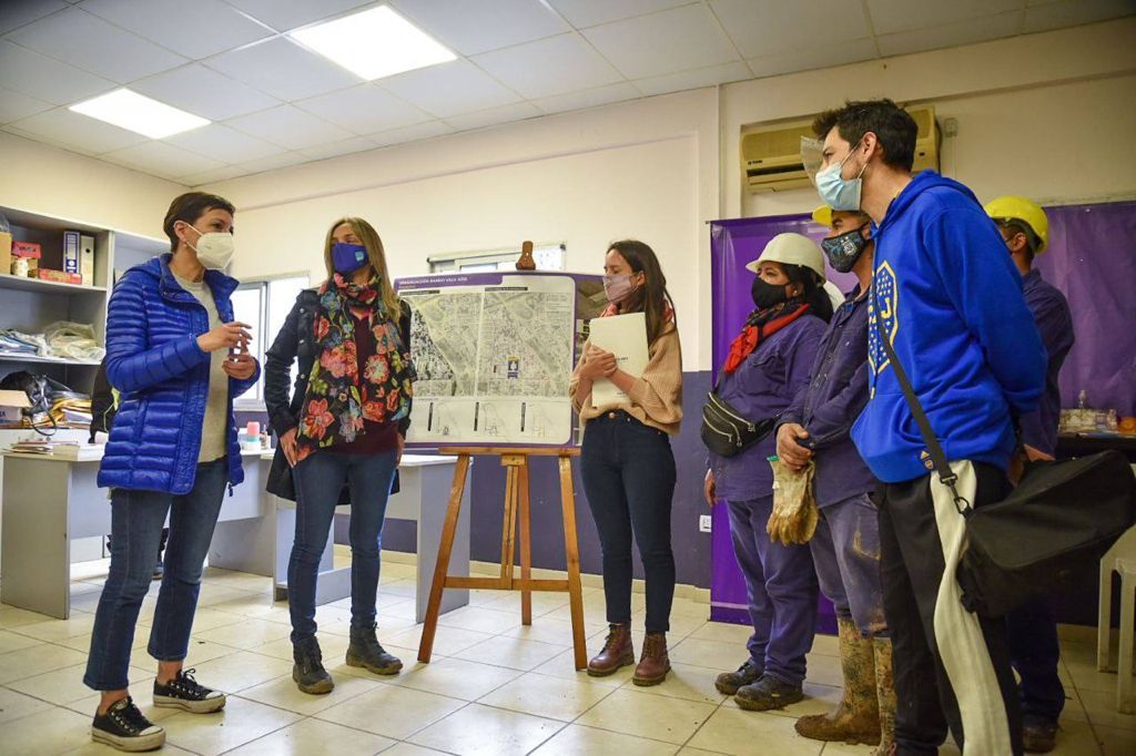 MAYRA Y MALENA GALMARINI RECORRIERON LA OBRA DE AGUA POTABLE EN AZUL